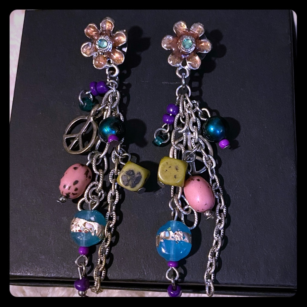 Treska Flower detailed earring